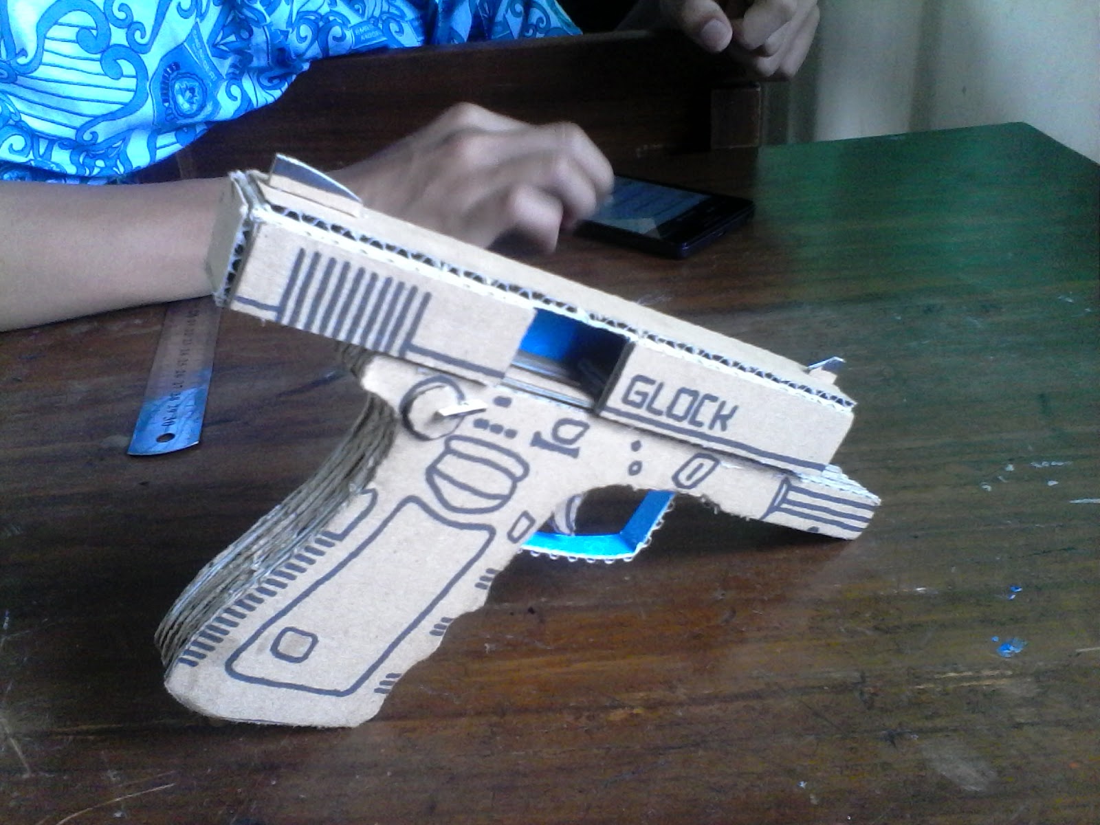 X MIA 6 Kelompok 3 Cardboard Glock x-mia-6-kelompok-3-cardboard-glock