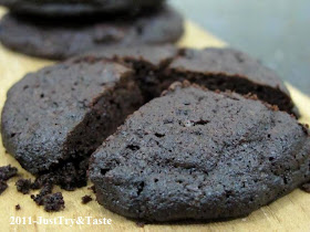 Resep Nigella Lawson's Intense Chocolate Cookies