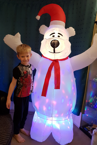 Great Fun With Maplin S Christmas Inflatable Polar Bear Lifestyle Diy Blogger With A Geeky Craft Interior