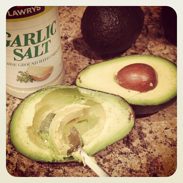 Healthy Snack : Avocado with garlic salt