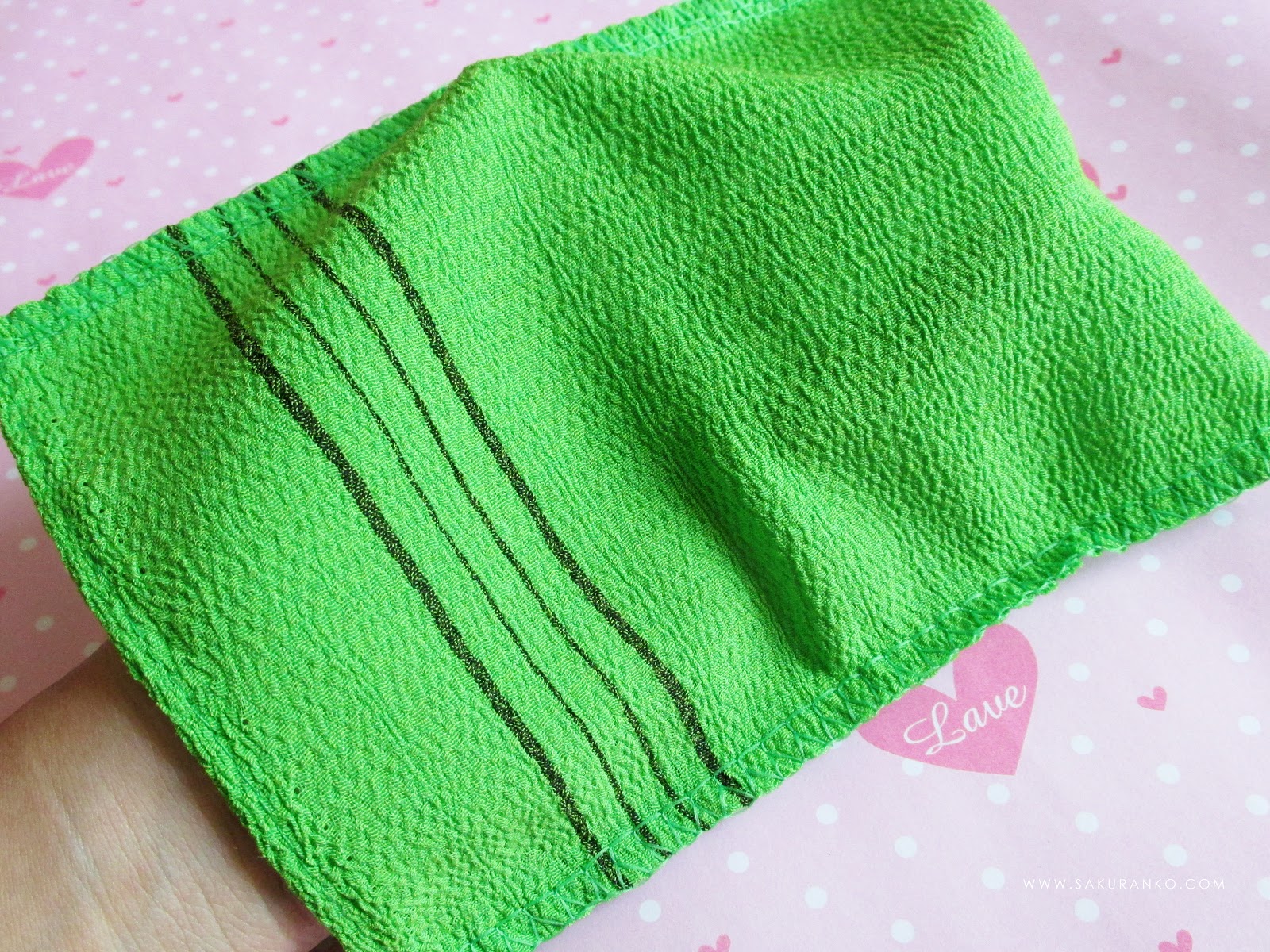Sakuranko Korean Exfoliating Mitt aka Italy Towel