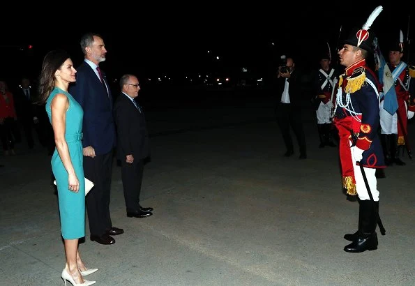 Queen Letizia wore Hugo Boss Dadoria Midi-length shift dress
