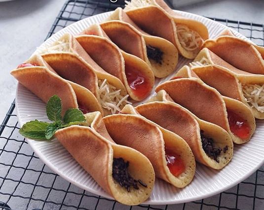 Cara Membuat Kue Manja Jalan dan Makan