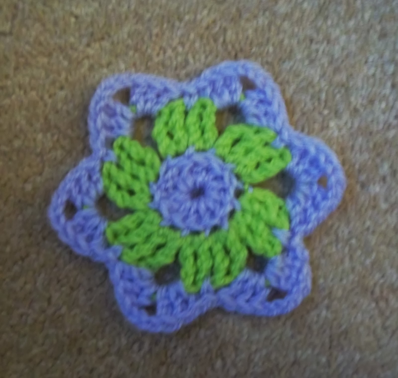 Hannah's Craft Cottage: Further exploits in to crochet.