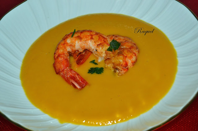 Crema de calabaza y langostinos