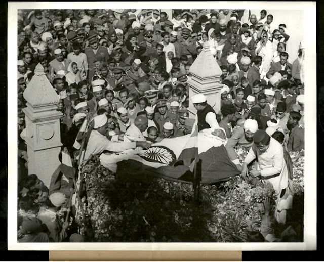 Funeral+Procession+of+Mahatma+Gandhi+-+New+Delhi+February+6+1948