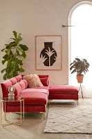 Velvet sofa in pink color idea