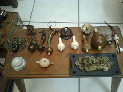 Collezione antichi pulsanti in avorio, in bronzo e in legno. Fine XIX inizio XX sec.