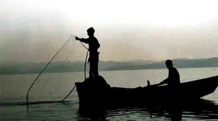 Central Meteorological Department has warned fishermen not to go to sea on the days of the warning, Kochi, News, Warning, Rain, Fishermen, Kerala