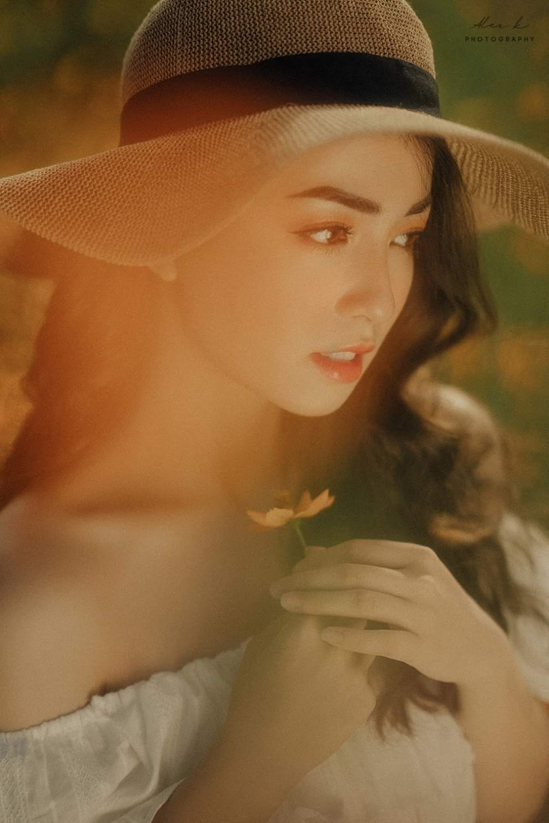 Vietnamese beautiful girl - Beauty face of young beautiful woman with flowers in her hair