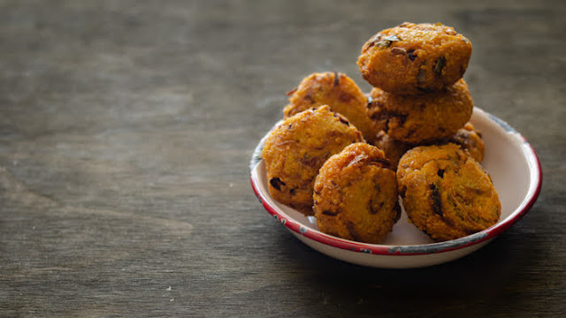 Crisp and tasty yellow lentil fritters