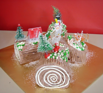 Yochana's Cake Delight! : Christmas Log Cake