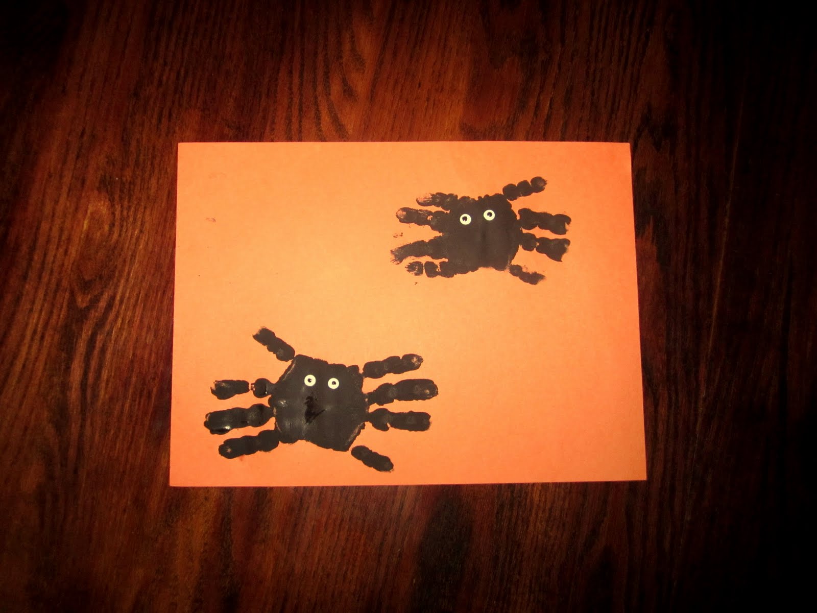 Suze's Corner: Halloween Project: Hand Spiders