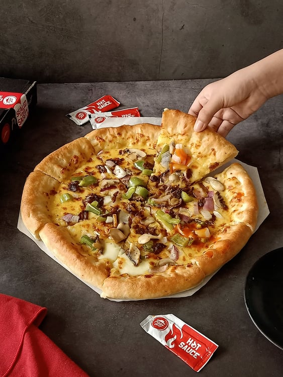 Shopgirl Jen NEW PRODUCT ALERT PHILLY CHEESESTEAK PAN PIZZA FROM