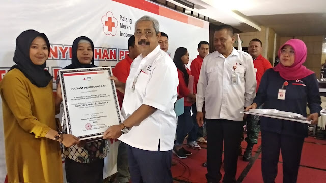 Pendonor Darah Sukarela Terima Penghargaan dari PMI Klaten