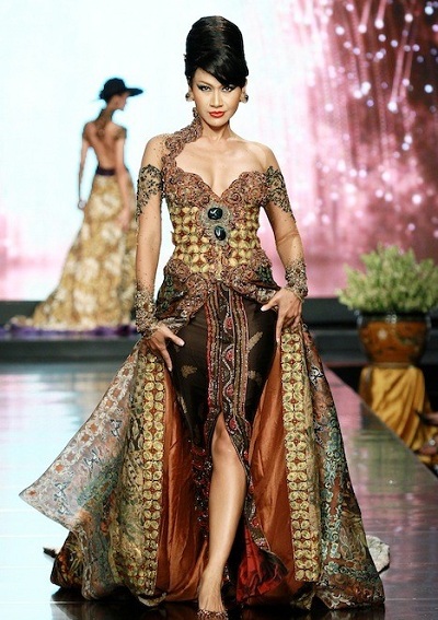 10 Kebaya Karya Desainer Terkenal Di Indonesia Meenikah Com