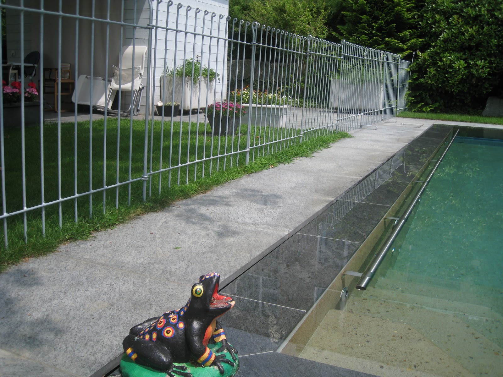 Teich- und Steckzäune von www.melabel.be: Poolzaun in der Schweiz