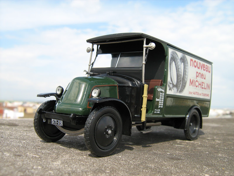 El Garaje Algabeño: Renault Baché "Michelin" de IXO/Altaya