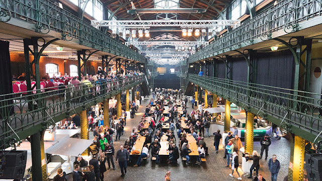 Mercado de Peixes em Hamburgo na Alemanha Mercado de Peixes em Hamburgo na Alemanha