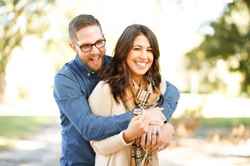 best ways to flirt with a girl make-your-girlfriend-laugh