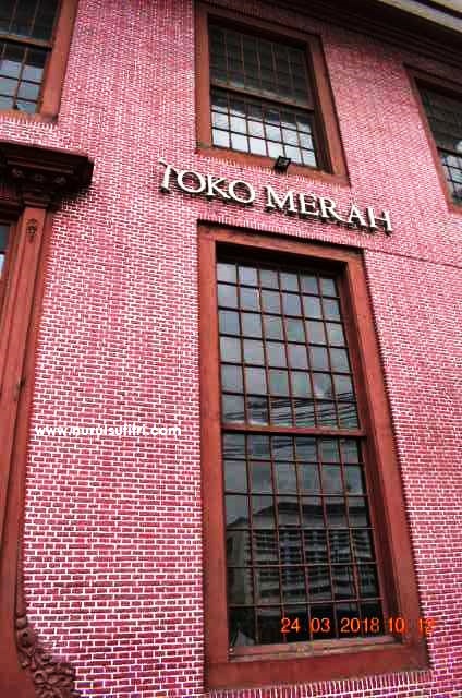 Walking Tour Wisata Toko Merah Bersama Jakarta Good Guide [ Nurul