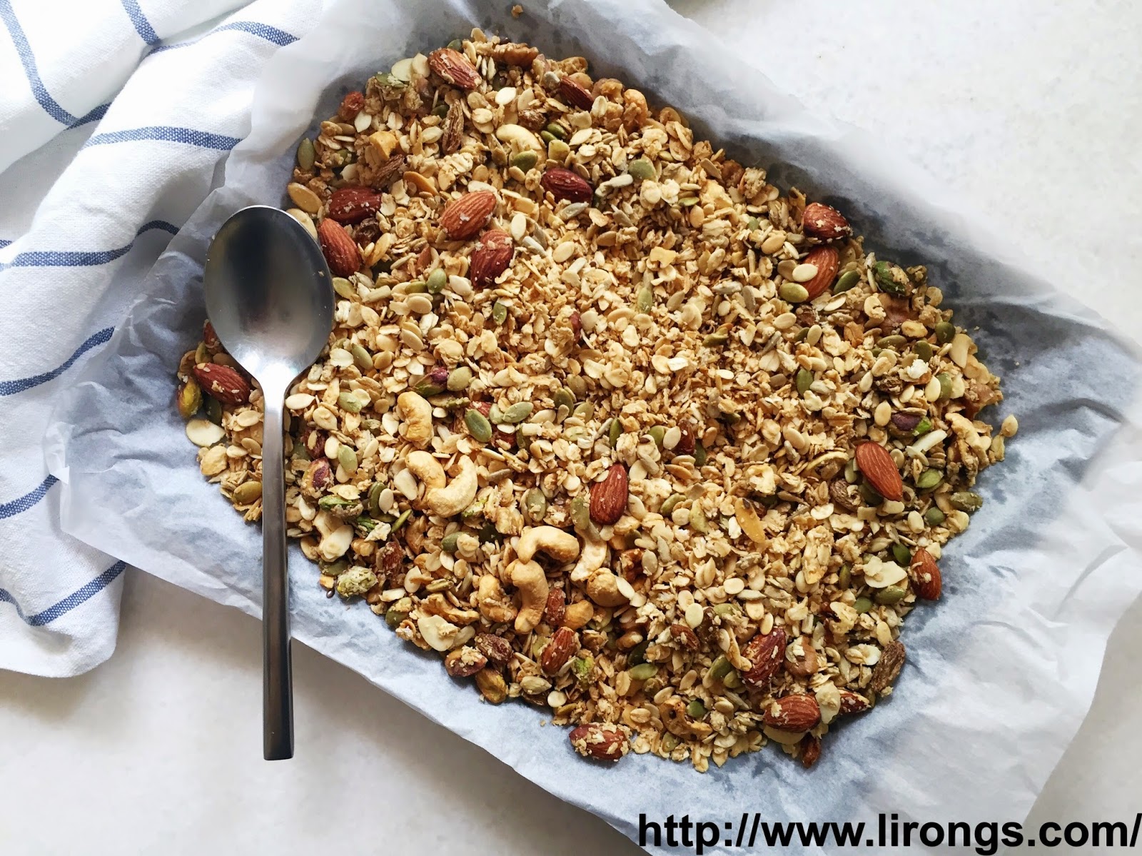 Lirong A singapore food and lifestyle blog Recipe Basic granola
