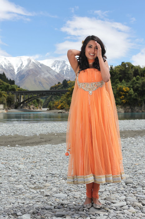 sarah jane dias spicy hq latest photos