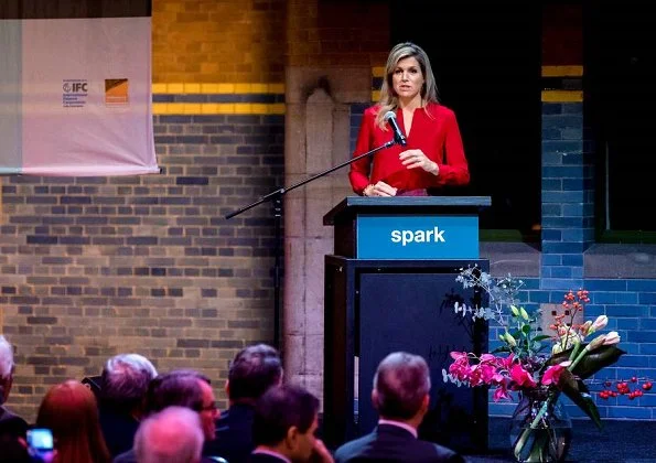 Queen Máxima opened Spark's fifth Ignite conference. Maxima wore Natan pattern skirt and Natan red blouse