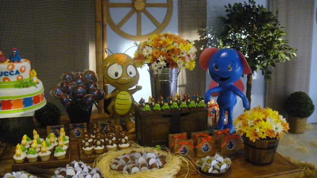 Decoração da Mesa Galinha Pintadinha