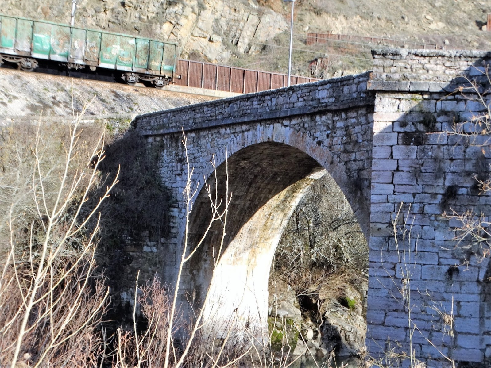 CAZANDO PUENTES PUENTE DE PUENTE DE ALBA. León