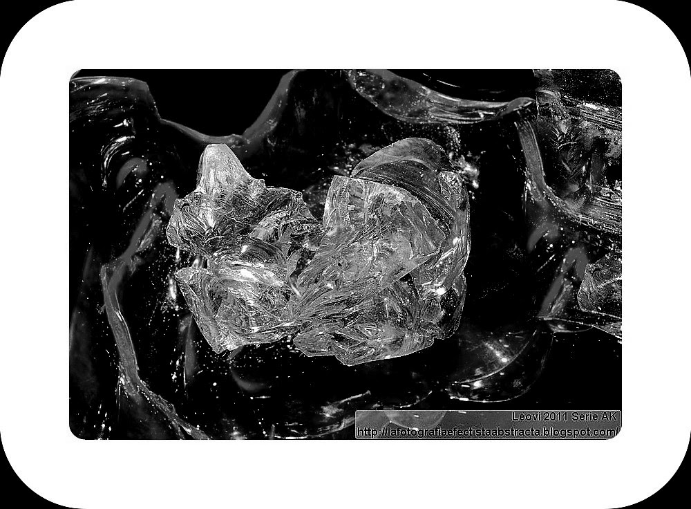 Foto Abstracta 3087 Suspiros de una flor nocturna - Sighs of a night flower Foto Abstracta 3087 Suspiros de una flor nocturna - Sighs of a night flower