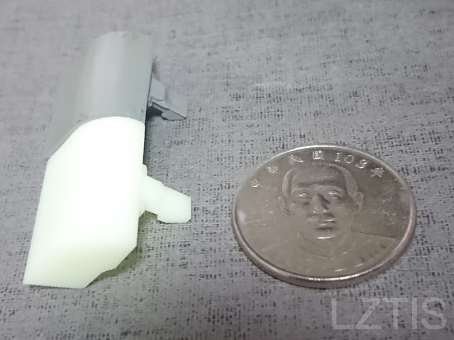 光固化3D列印 配電箱塑膠扣環，10硬幣、成品跟原本零件比較