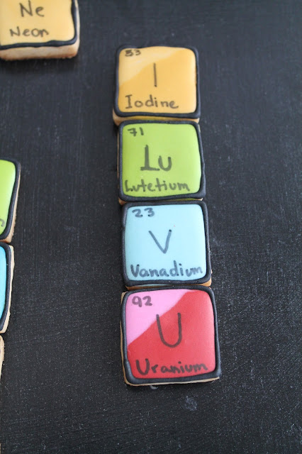 chemical symbols cookies, Valentines cookies, Chemistry cookies, Love Chemistry cookies, Science Valentines, Valentines, Valentines cookies ideas, periodic table valentines, cookie decorating ideas