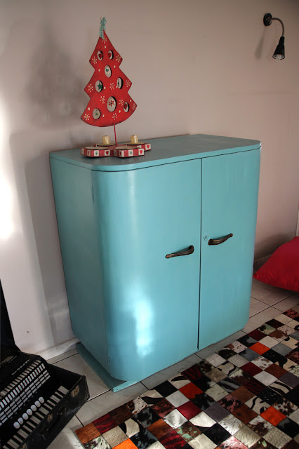 Αφιέρωμα: Μπουφές! Αρκούδα καφέ ... "τρέχα και βάψε" τον ξύλινο μπουφέ 21 Annie Sloan Greece Αφιέρωμα: Μπουφές! Αρκούδα καφέ ... "τρέχα και βάψε" τον ξύλινο μπουφέ 21 Annie Sloan Greece