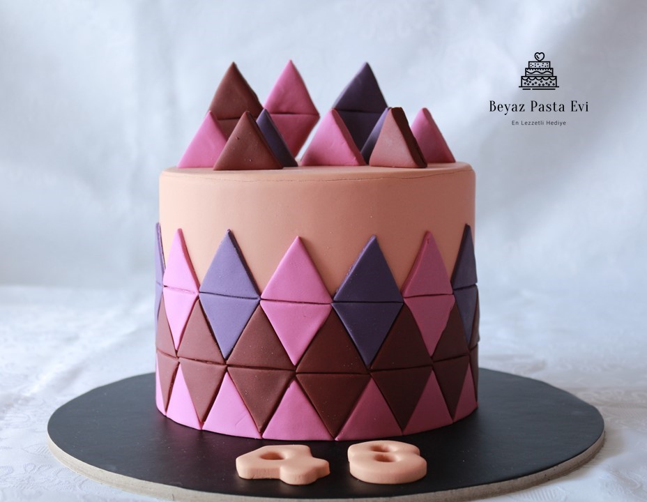 BEYAZ HANIMELİ Geometrik pasta