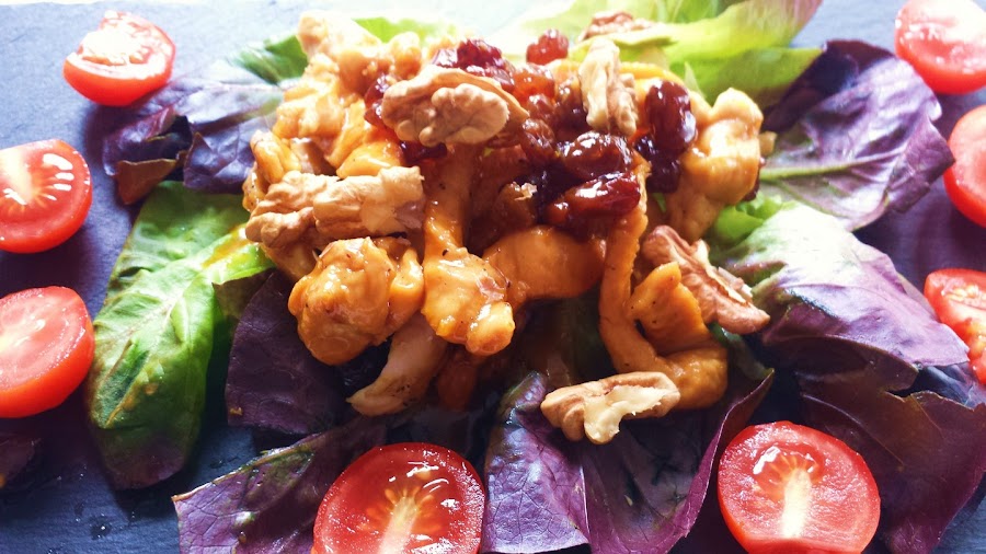 Ensalada templada de pollo con vinagreta de caramelo