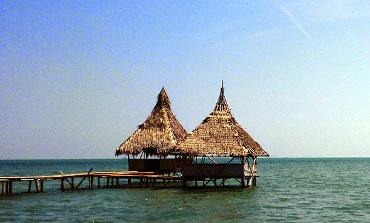 ROMANTISME DI PANTAI PUNGKRUK JEPARA