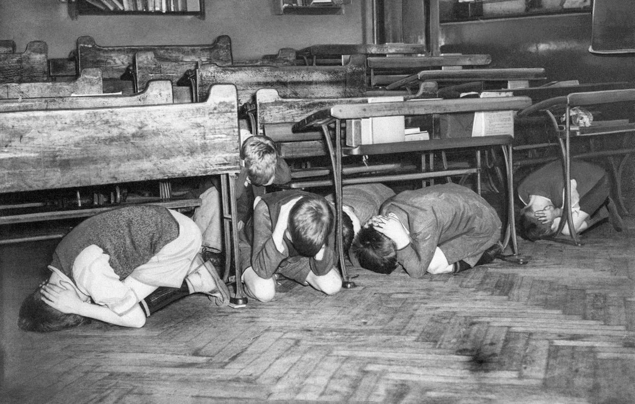 Old Snapshots Of British Schoolchildren During World War Ii Vintage