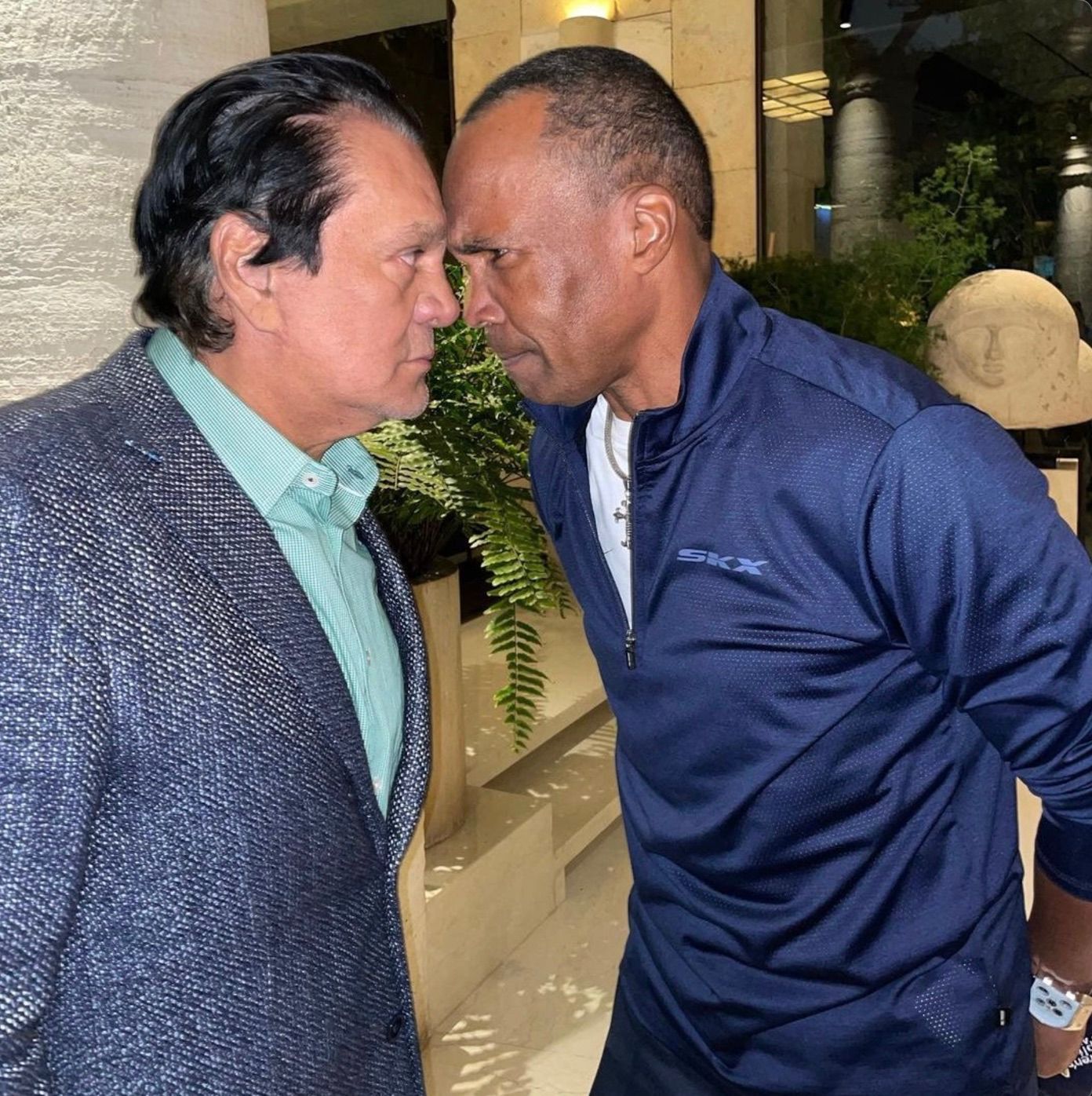 MAX SPORTS ROBERTO DURAN & SUGAR RAY LEONARD BOXING LEGENDS