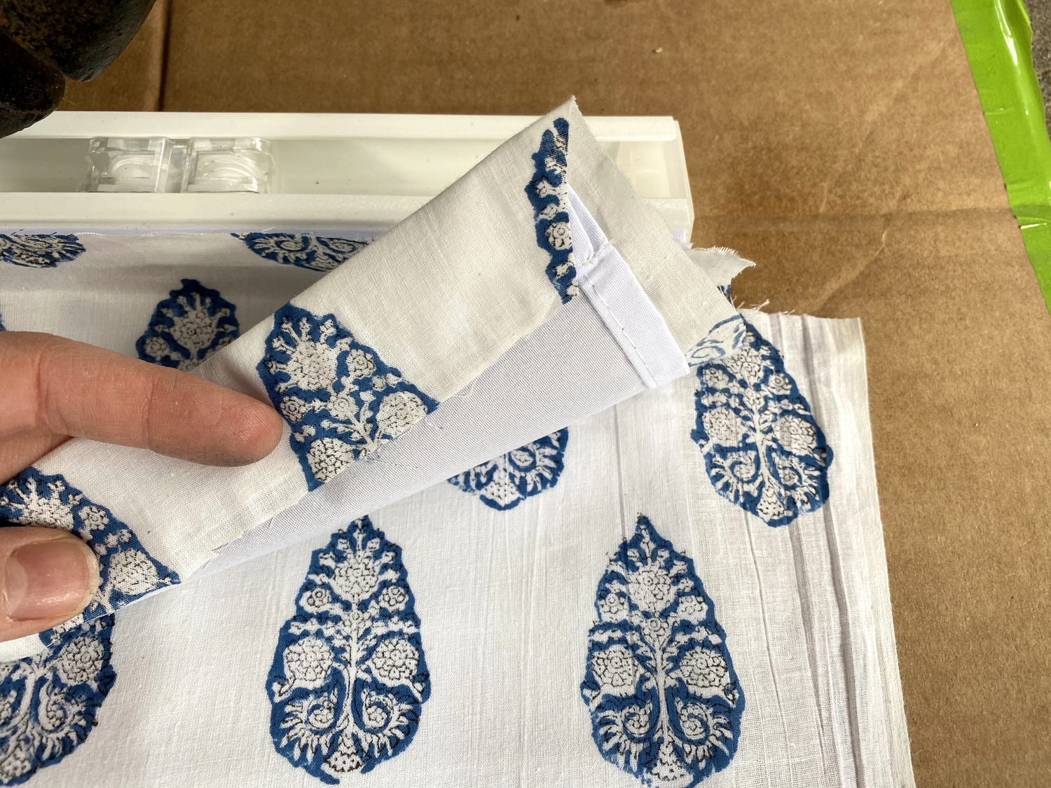 DIY custom patterned fabric Roman shade tutorial!!! / Create / Enjoy