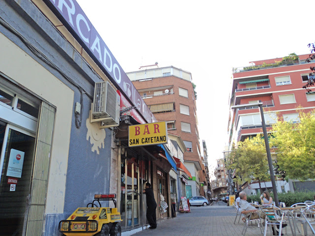 El mercado tradicional recupera protagonismo en Argüelles