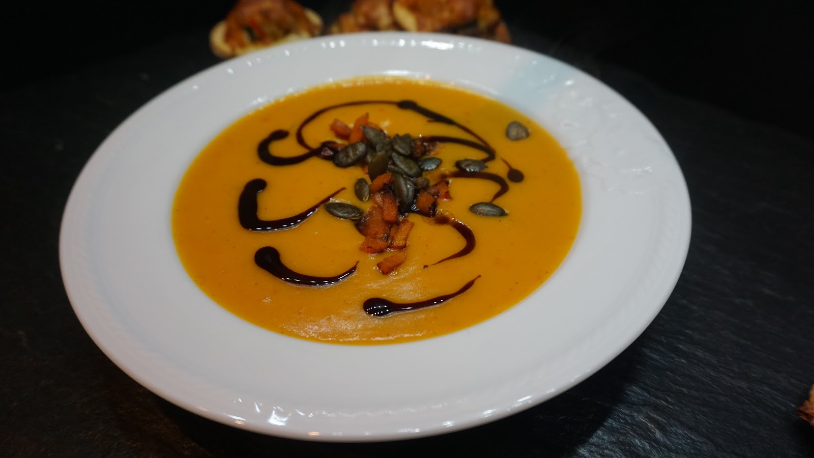 Zipper&amp;#39;s Küchenkiste: Kürbissuppe mit Ingwer und Birnen