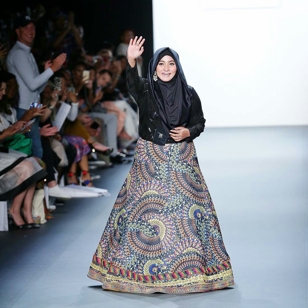 MUSLIM DESIGNER TAKES 'HALAL FASHION' TO NEW HEIGHTS! ~ The Sisters Go ...