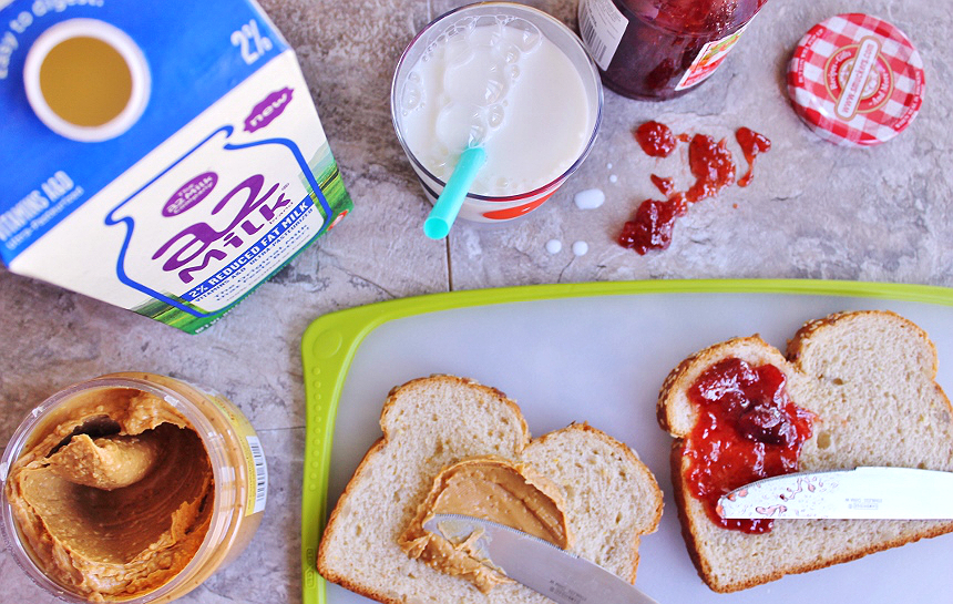 a2 Milk® helps those with self diagnosed post dairy digestive discomfort enjoy real milk again. Pair it with our favorite back to school snack, the grilled peanut butter and jelly sandwich! #a2milk #IC (AD)