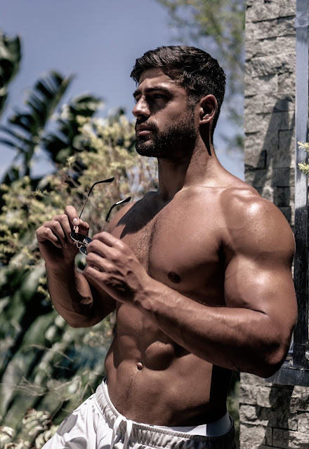 Random Hot Photos of Sexy Muscular Guys