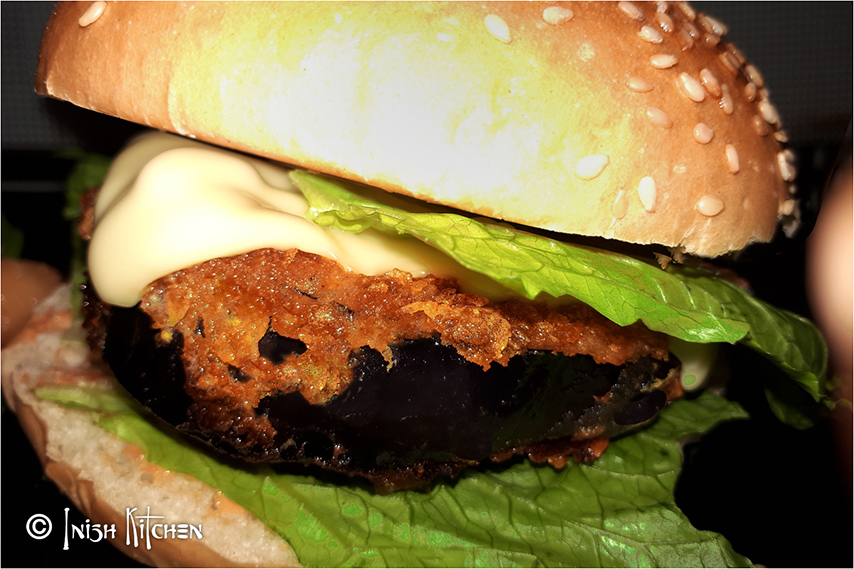 BRINJAL BURGER WITH SAVOURY FRUIT SALAD