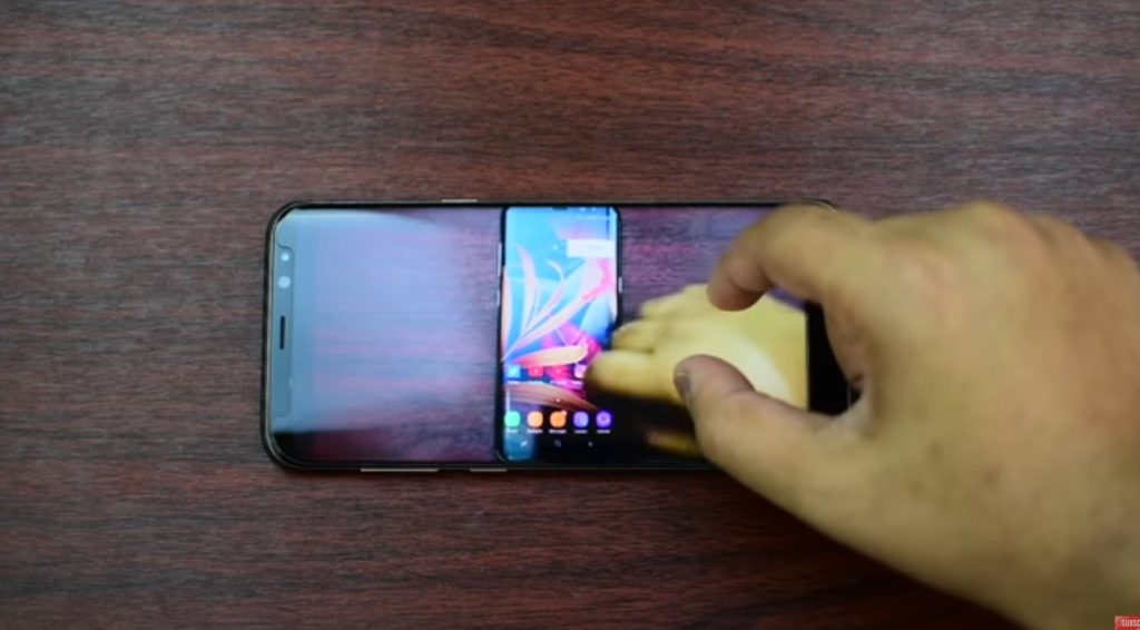 The pinch to zoom option in the YouTube app। YouTube launch new feature