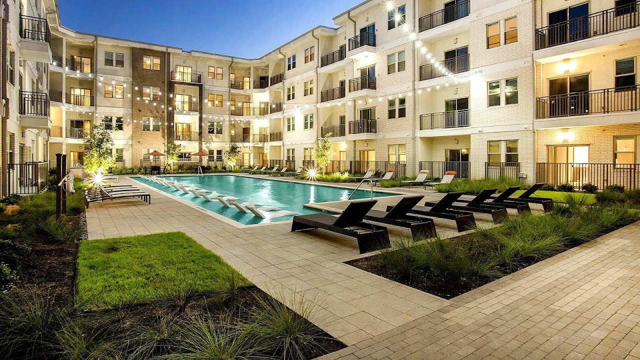 Minimalist Apartments Near Houston Energy Corridor for Large Space