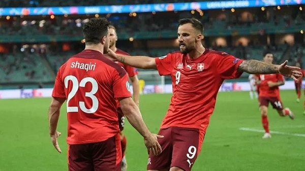 Swiss mengalahkan Turki 3-1, tetapi hanya finis ketiga di Grup A