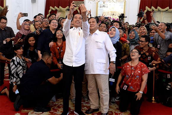 Survei: FPI dan PA 212 Tak Setuju Prabowo Merapat ke Jokowi